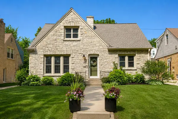 125 N 85th STREET, Wauwatosa, WI 53226