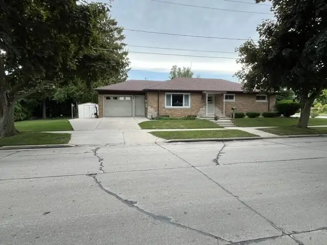 2504 S 8 STREET, Manitowoc, WI 54220 - #2