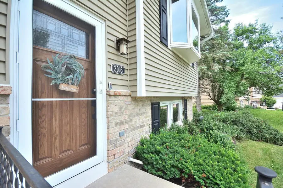 2005 Harris-Highland DRIVE, Waukesha, WI 53188 - #2