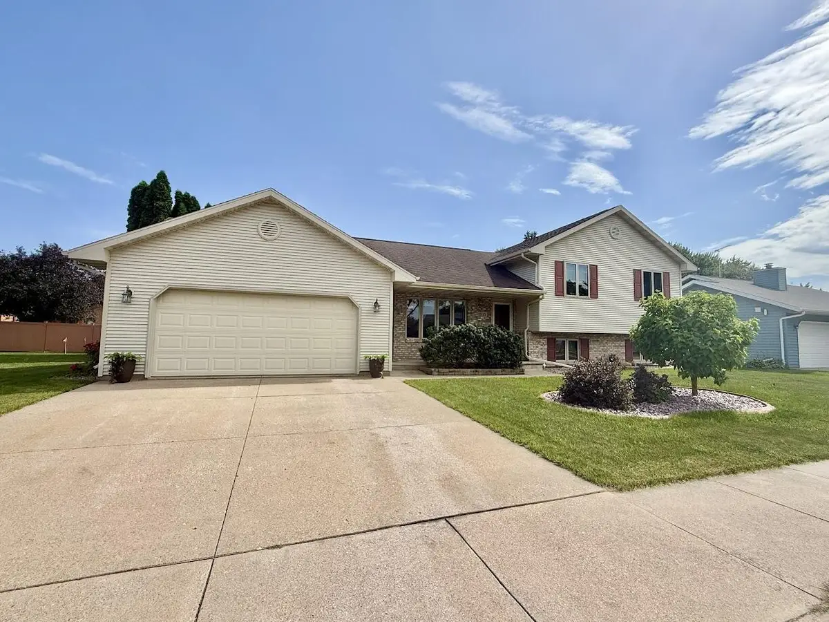 1035 Laager LANE, Oshkosh, WI 54902 - #1