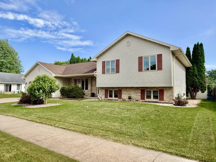 1035 Laager LANE, Oshkosh, WI 54902 - #2