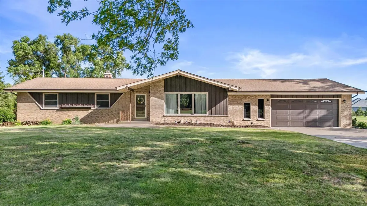 S93W22525 Henneberry AVENUE, Big Bend, WI 53103 - #1