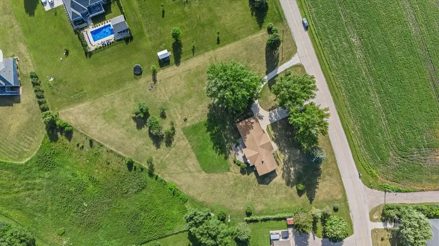 S93W22525 Henneberry AVENUE, Big Bend, WI 53103 - #2