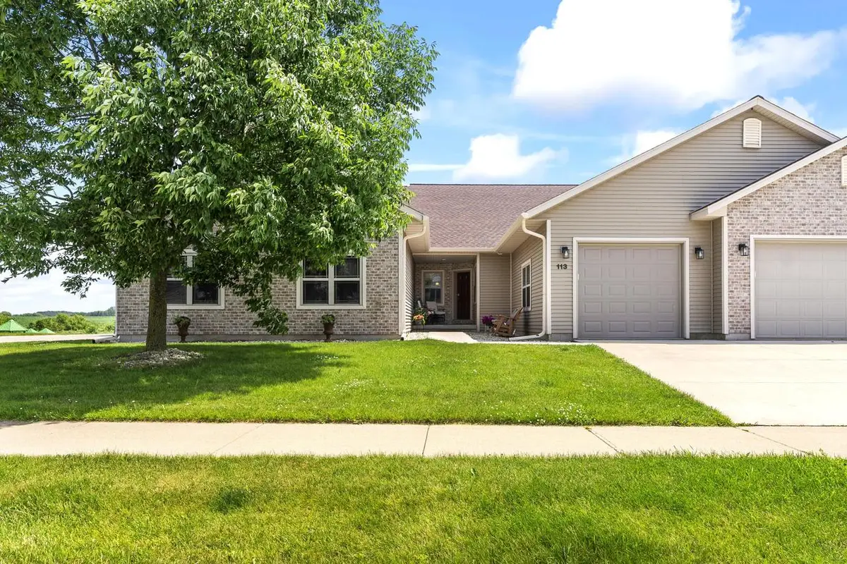113 Community DRIVE, Fall River, WI 53932 - #1