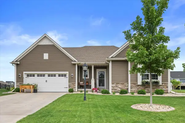 35174 Winnebago COURT, Summit, WI 53066