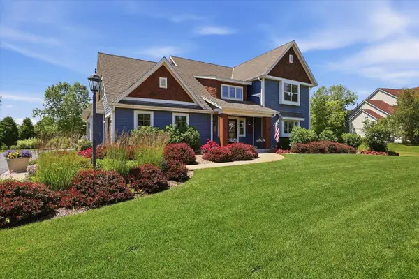 W289N7349 Sweetwater COURT, Hartland, WI 53029