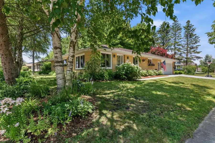 2404 Skyline DRIVE, West Bend, WI 53090 - #3