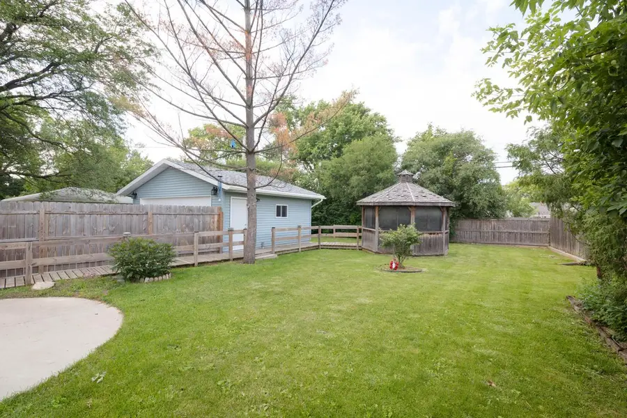 N89W15242 Cleveland AVENUE, Menomonee Falls, WI 53051 - #2