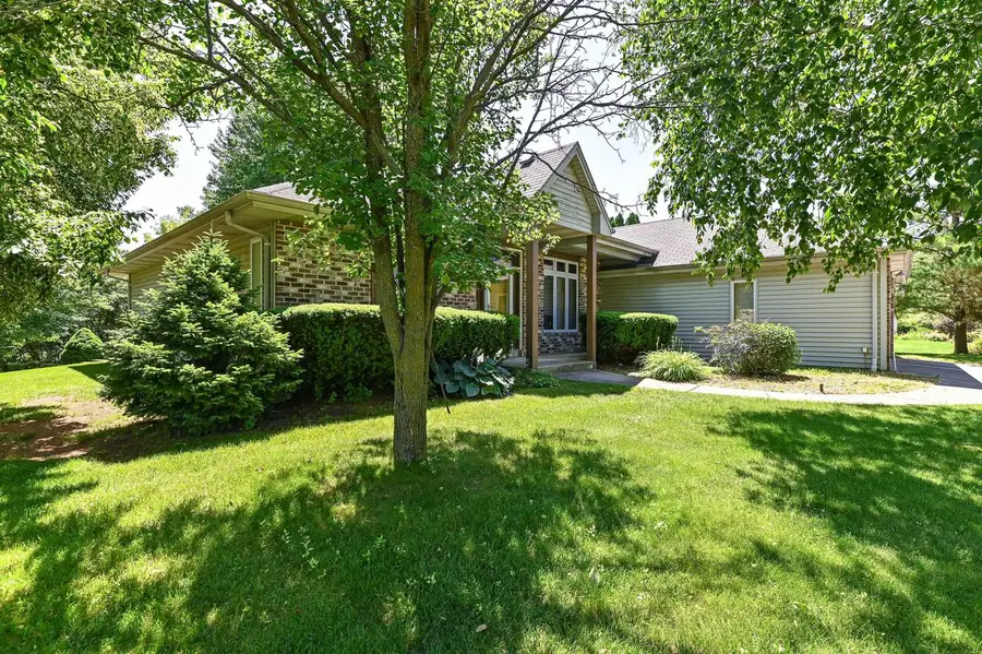 422 Eastern TRAIL, Mukwonago, WI 53149 - #3