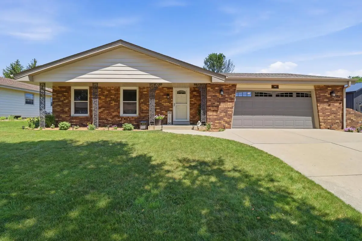 2220 E Hickory DRIVE, Oak Creek, WI 53154 - #1