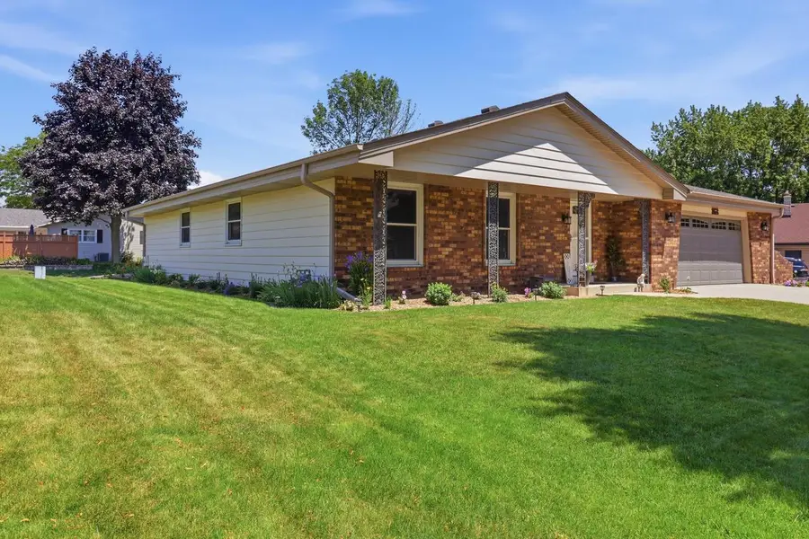 2220 E Hickory DRIVE, Oak Creek, WI 53154 - #2