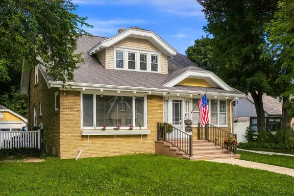 W65N780 Washington AVENUE, Cedarburg, WI 53012