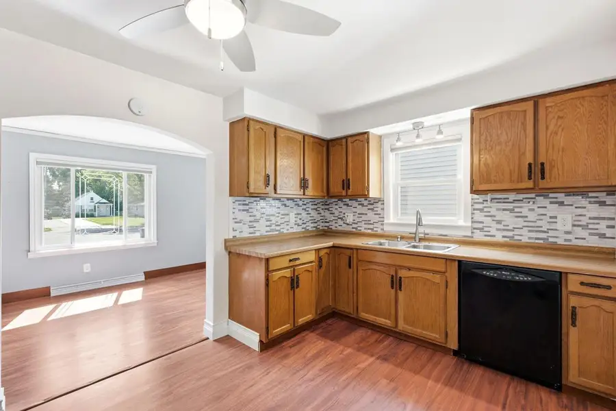 4625 N River Park BOULEVARD, Glendale, WI 53209 - #2