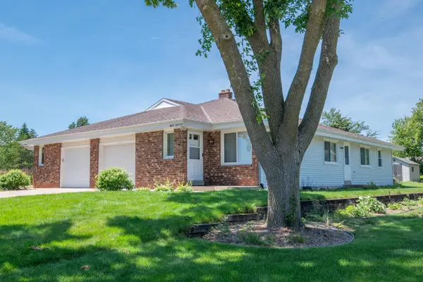 N101W15752 Council Bluffs DRIVE, Germantown, WI 53022