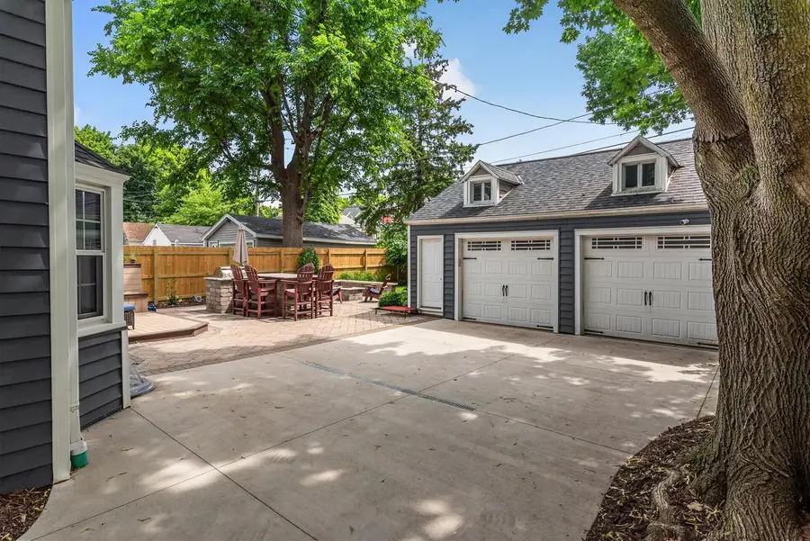 134 N 91st PLACE, Milwaukee, WI 53226 - #3