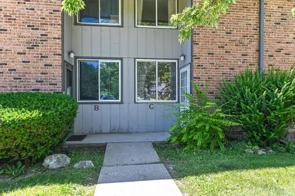 1522 Big Bend ROAD #C, Waukesha, WI 53189