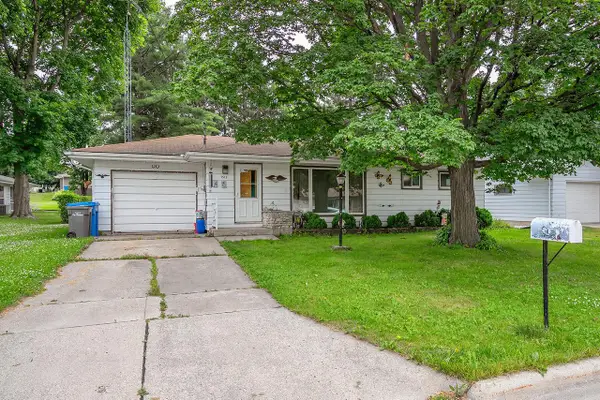 1515 Sandy LANE, Watertown, WI 53098