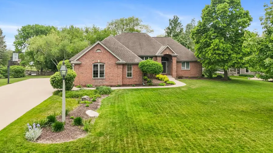 W260N2961 Steeplechase DRIVE, Pewaukee, WI 53072 - #2