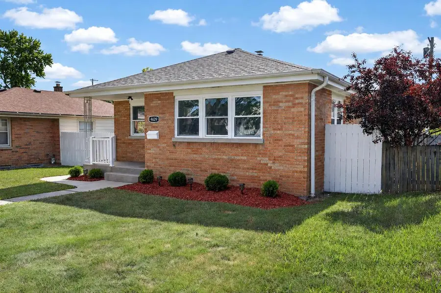 4629 N 77th STREET, Milwaukee, WI 53218 - #3