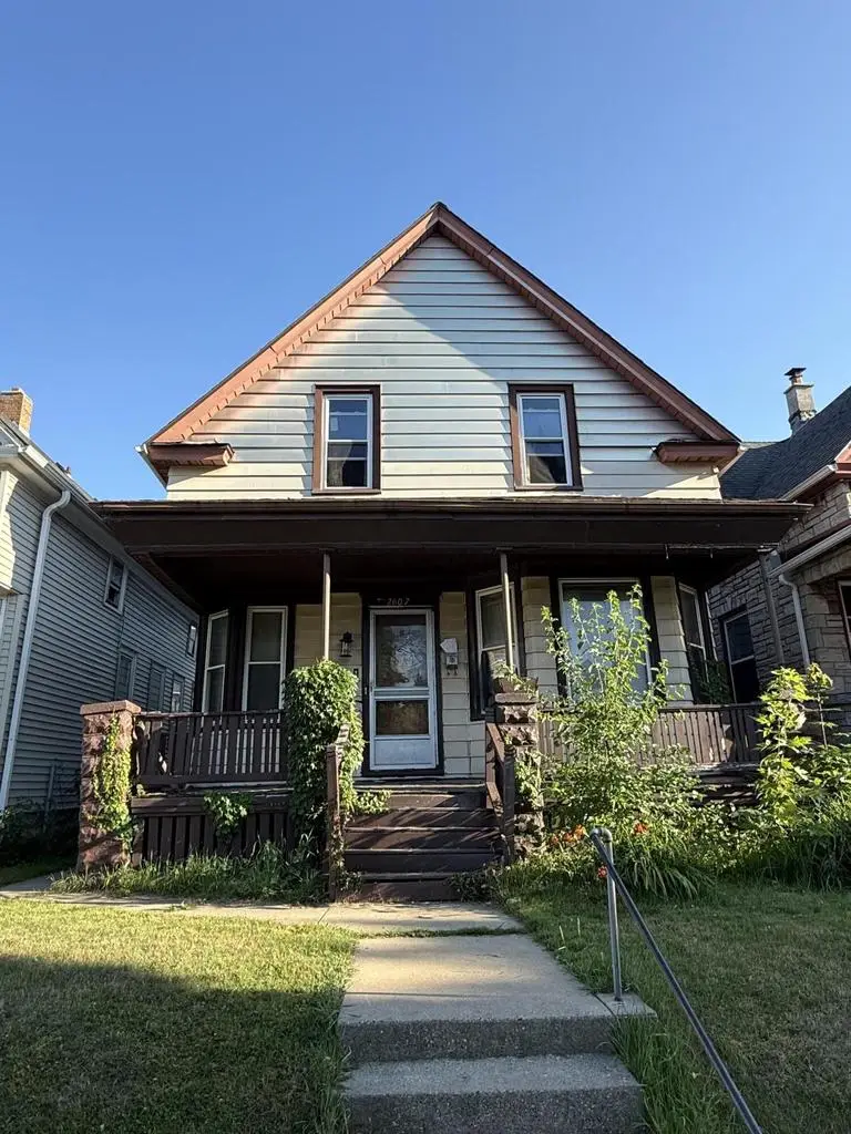 2607 W Grant STREET, Milwaukee, WI 53215 - #1