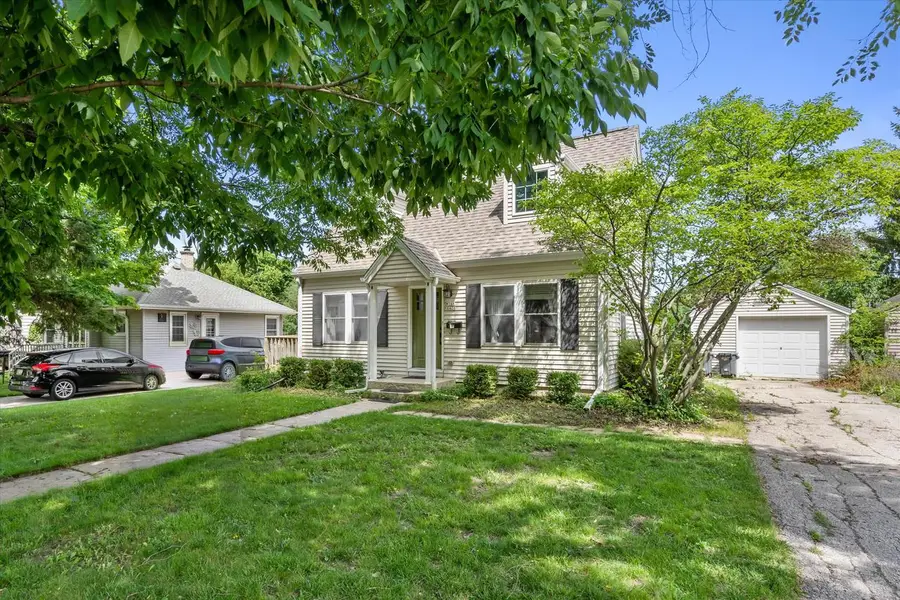 W164N8426 Hiawatha AVENUE, Menomonee Falls, WI 53051 - #2