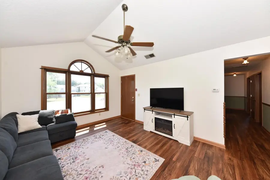 65 Stacy Lynn LANE #B, Hartford, WI 53027 - #2