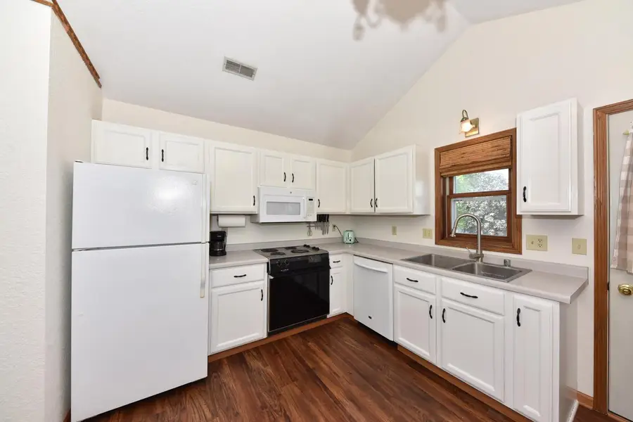 65 Stacy Lynn LANE #B, Hartford, WI 53027 - #3