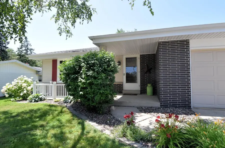 48 Virginia STREET, Racine, WI 53405 - #2
