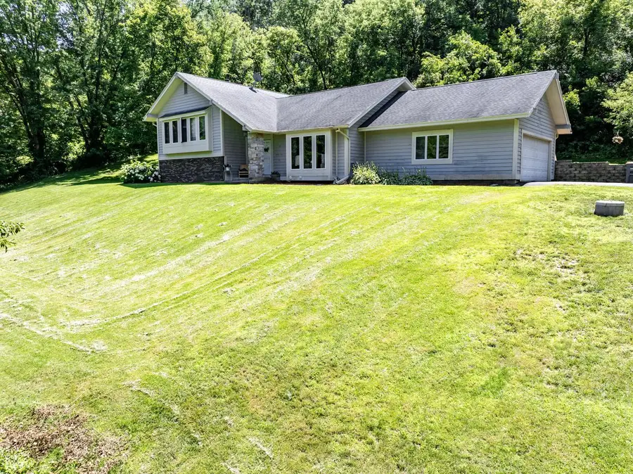 5371 Horseshoe PLACE W, La Crosse, WI 54601 - #2