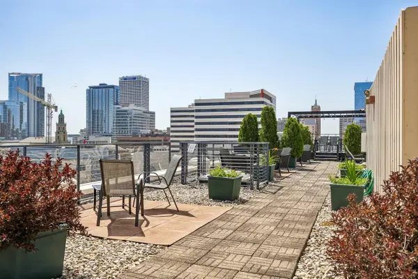 270 E Highland AVENUE #424, Milwaukee, WI 53202