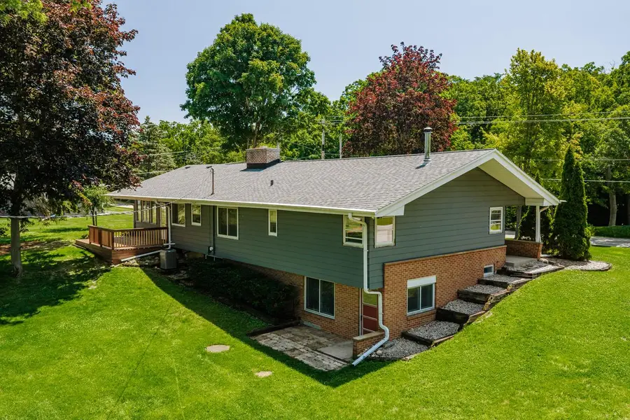 21670 W Glengarry ROAD, New Berlin, WI 53146 - #3