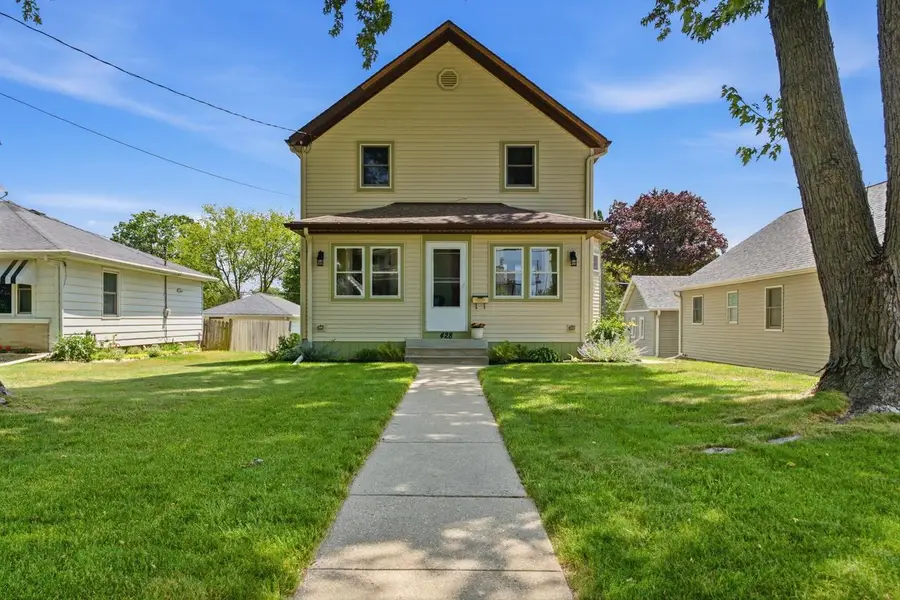 428 Grand AVENUE, Hartford, WI 53027 - #2