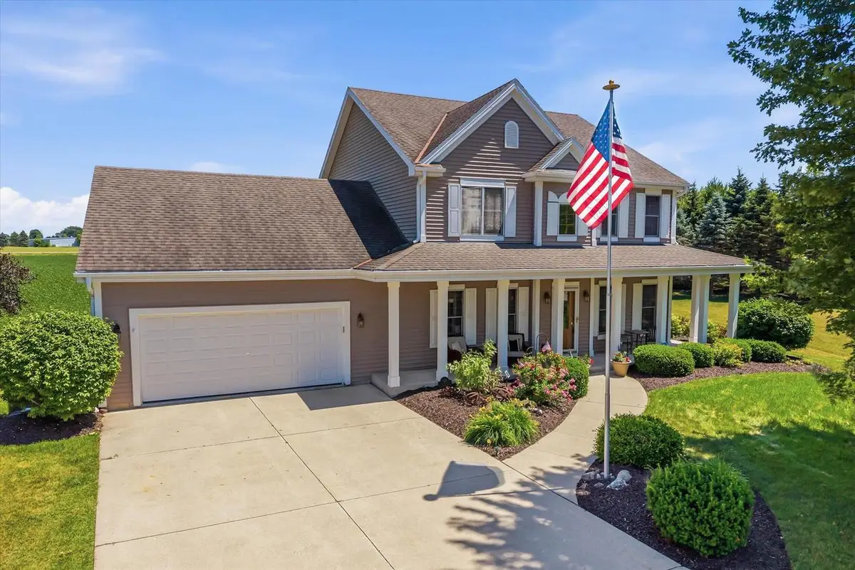 120 Wind Sail COURT, Random Lake, WI 53075 - #1
