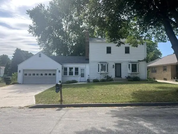 2229 N 102nd STREET, Wauwatosa, WI 53226