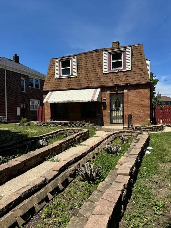 3714 W Capitol DRIVE, Milwaukee, WI 53216
