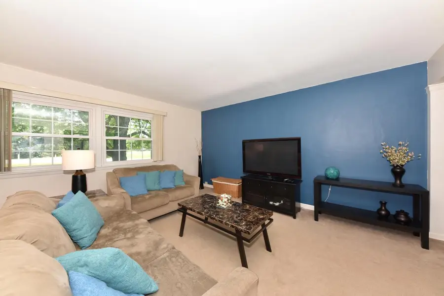5215 S Balboa DRIVE, New Berlin, WI 53151 - #2