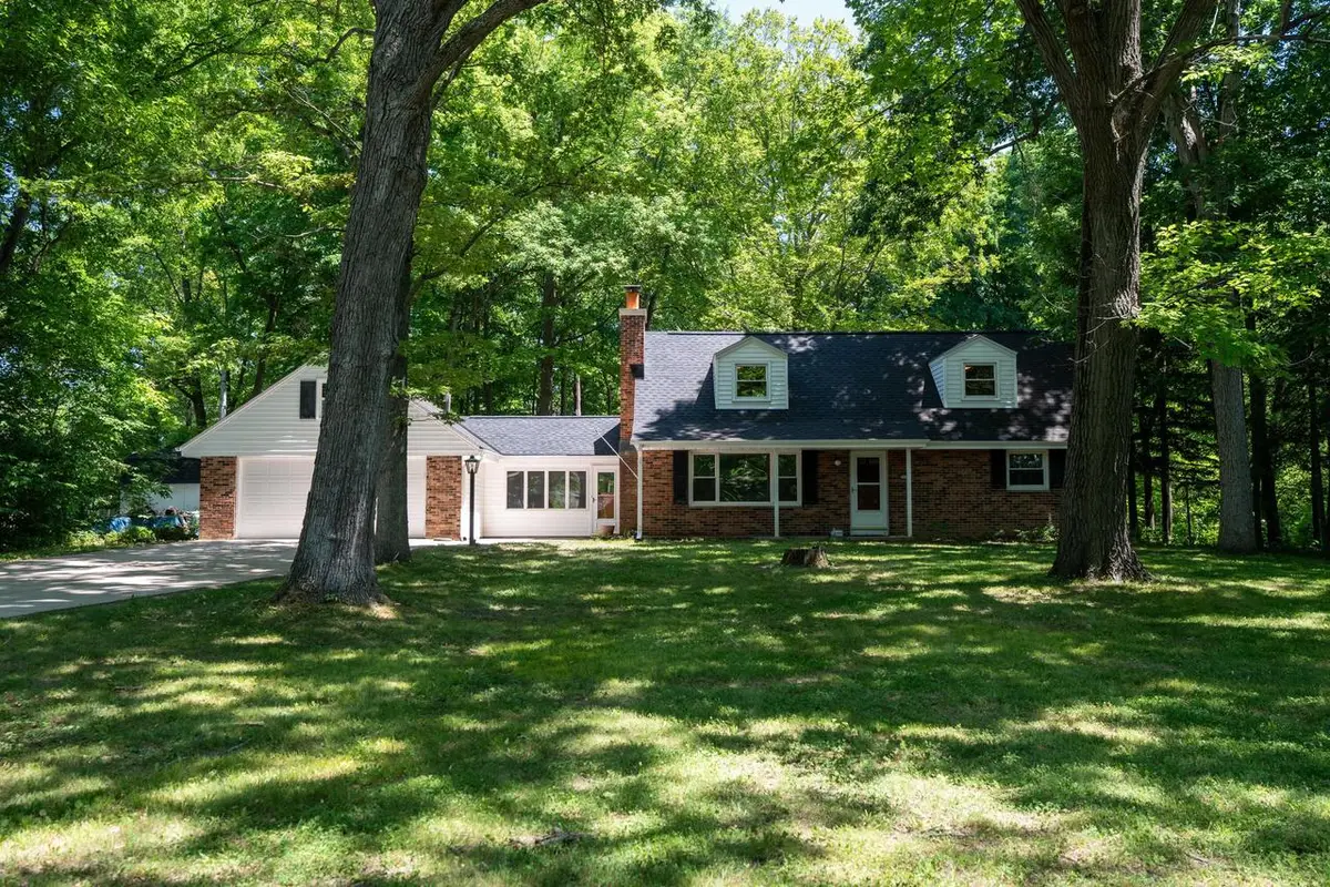 9410 S 15th AVENUE, Oak Creek, WI 53154 - #1