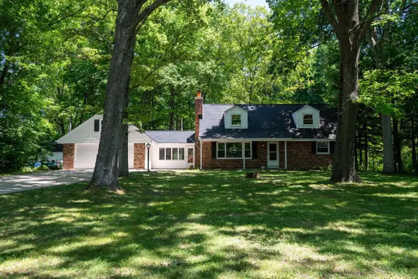9410 S 15th AVENUE, Oak Creek, WI 53154