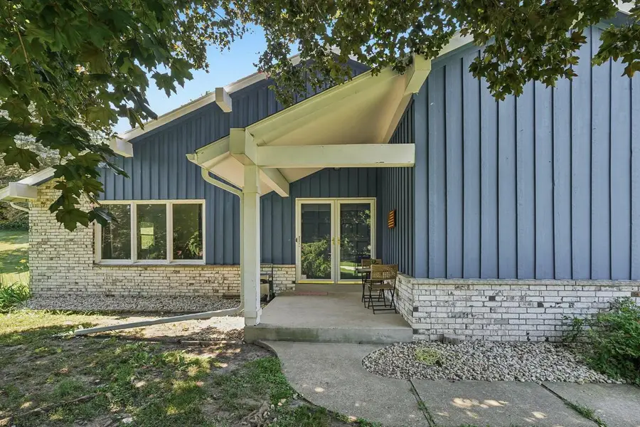 S29W29947 S Bethesda CIRCLE, Waukesha, WI 53188 - #2