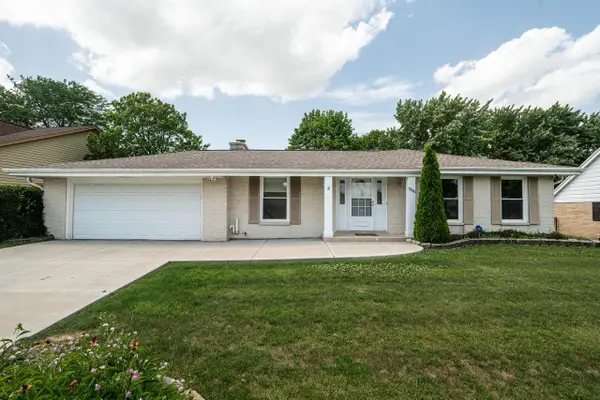 12600 W Wilbur DRIVE, New Berlin, WI 53151