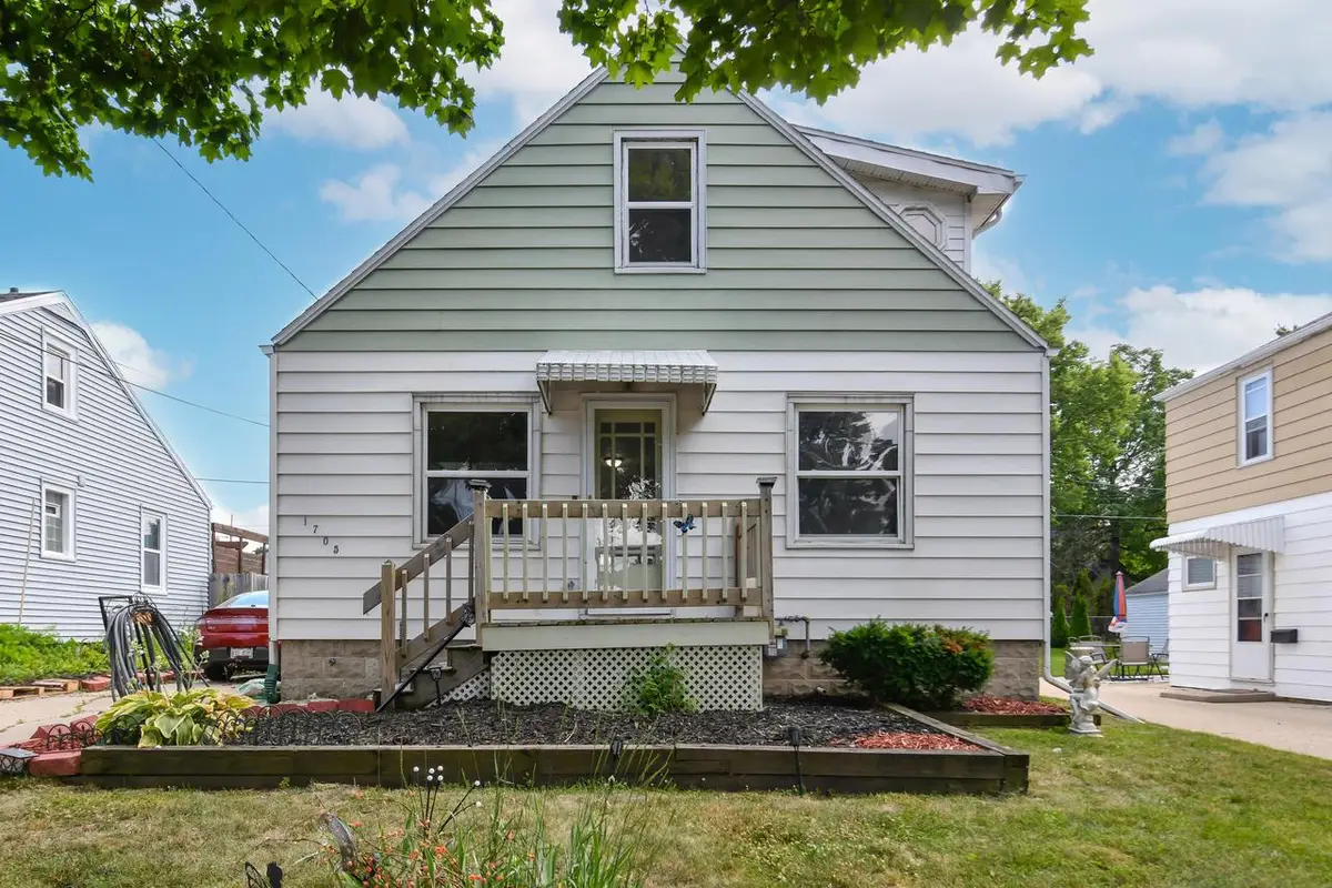 1705 E Eden PLACE, Saint Francis, WI 53235 - #1