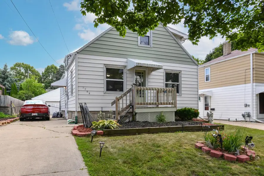 1705 E Eden PLACE, Saint Francis, WI 53235 - #2