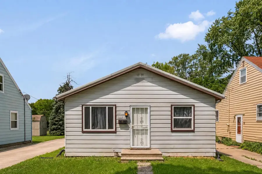 5333 N 58th STREET, Milwaukee, WI 53218 - #2