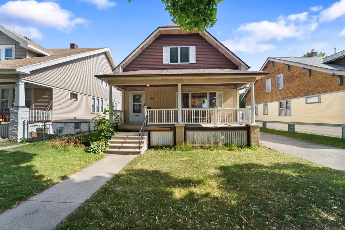 2910 W Mitchell STREET, Milwaukee, WI 53215 - #1