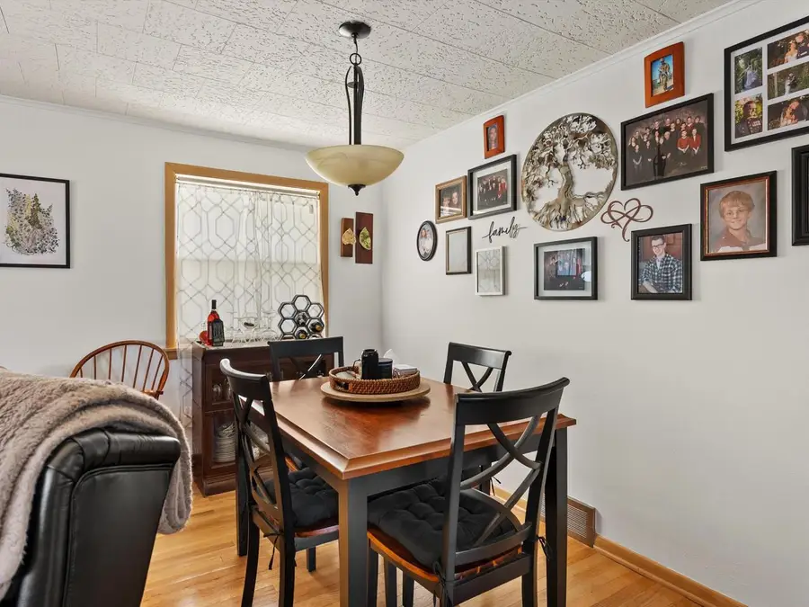 2216 La Follette AVENUE #2216A, Manitowoc, WI 54220 - #3