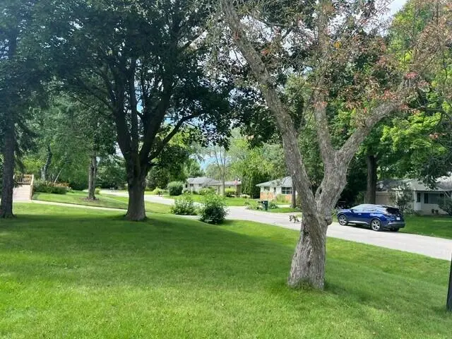 5131 W Willow ROAD, Milwaukee, WI 53223 - #3