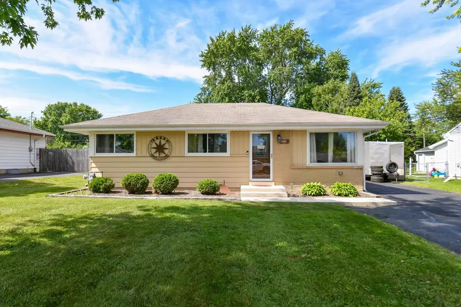 2526 Indian TRAIL, Racine, WI 53402 - #2