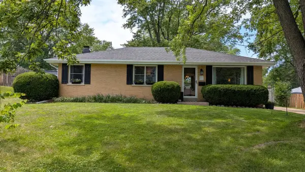 W170N9325 Woodlawn DRIVE, Menomonee Falls, WI 53051