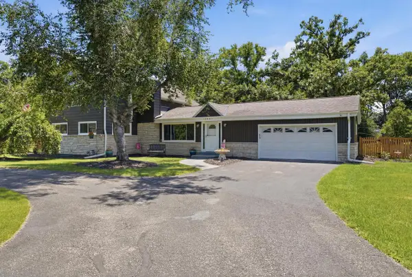 12001 Parkview LANE, Hales Corners, WI 53130