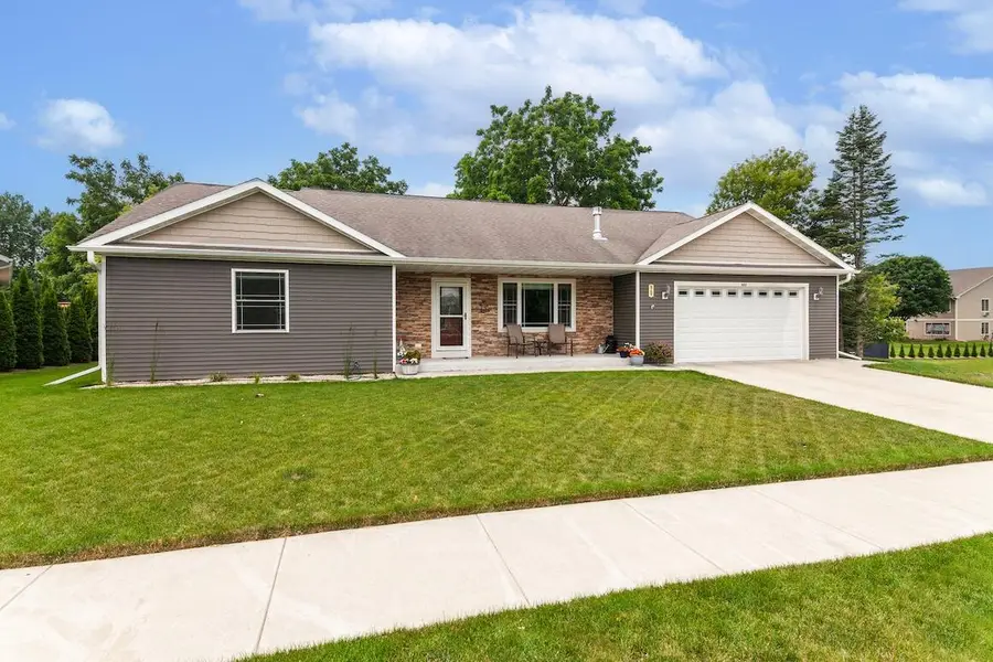 869 Spruce STREET, Hartford, WI 53027 - #2